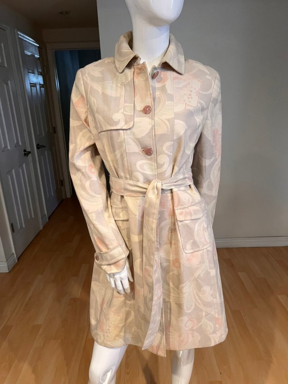 ELIE TAHARI PRINT PAISLEY JEWELED BUTTON TRENCH COAT SIZE M MEDIUM